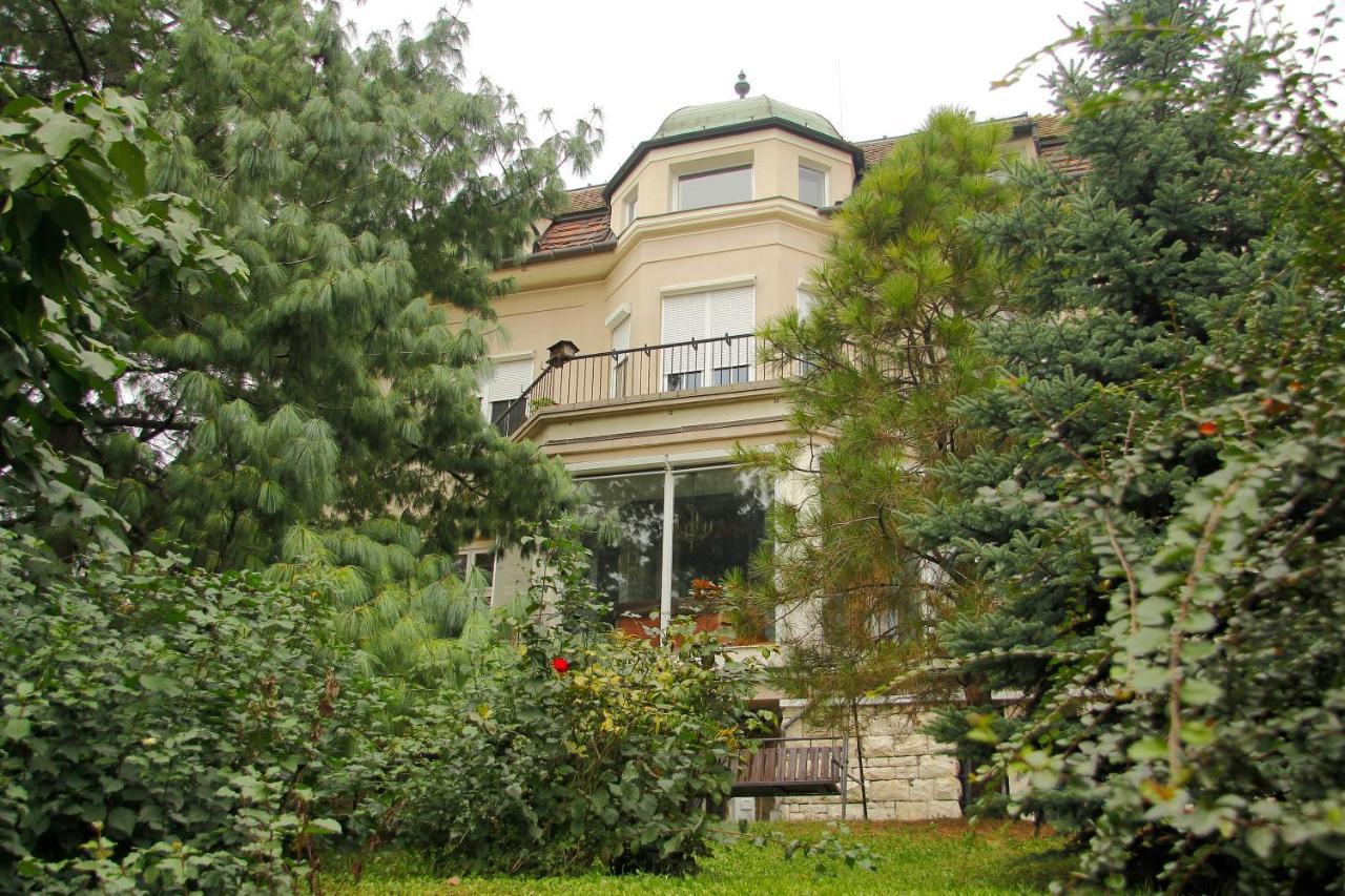 Bed and Breakfast Kalmar Panzio Budapest Exterior foto