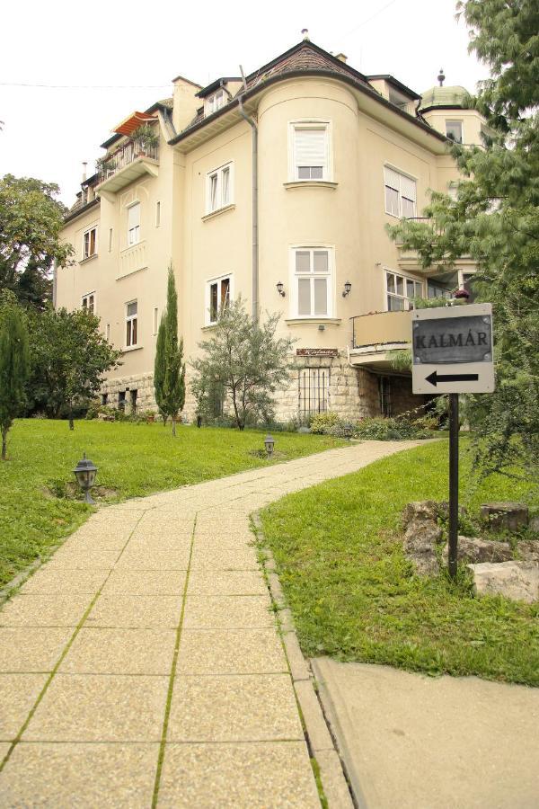 Bed and Breakfast Kalmar Panzio Budapest Exterior foto