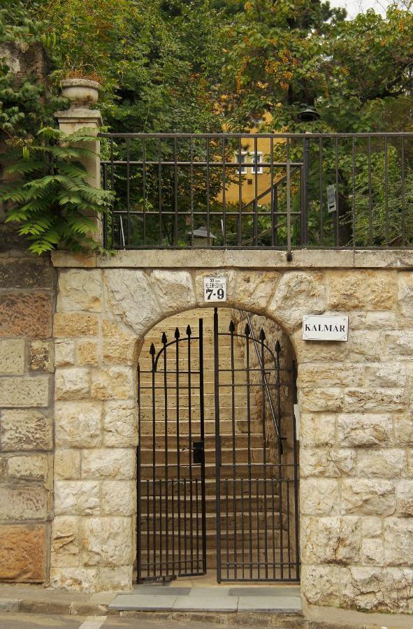 Bed and Breakfast Kalmar Panzio Budapest Exterior foto