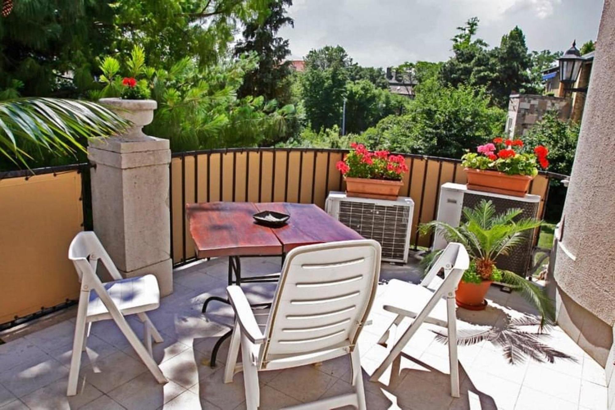 Bed and Breakfast Kalmar Panzio Budapest Exterior foto