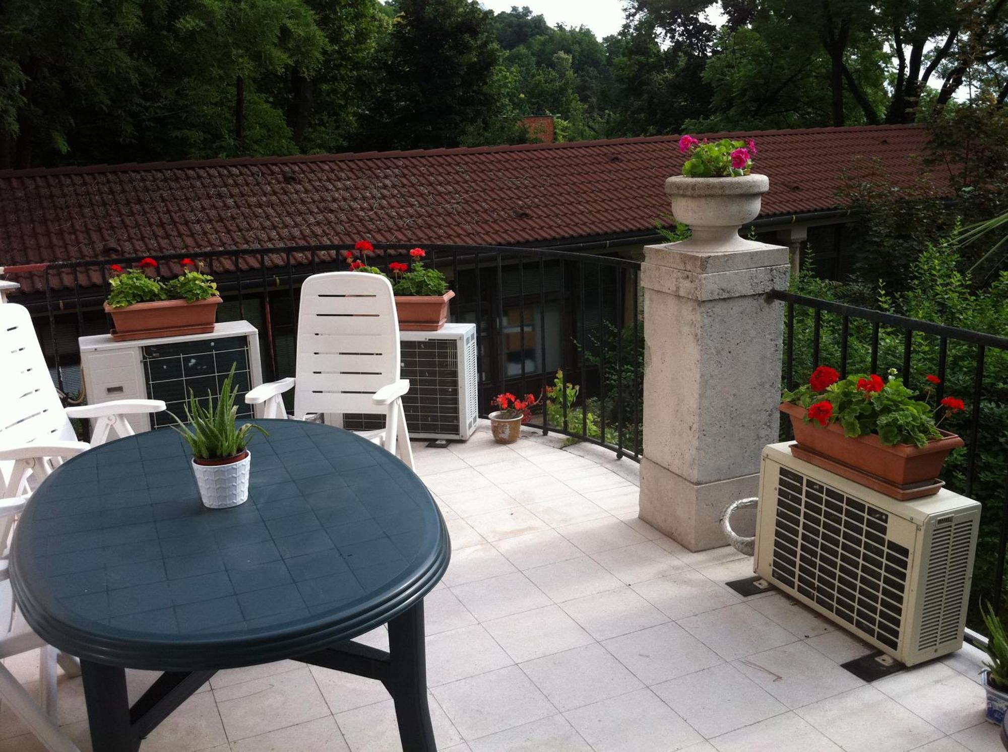 Bed and Breakfast Kalmar Panzio Budapest Exterior foto
