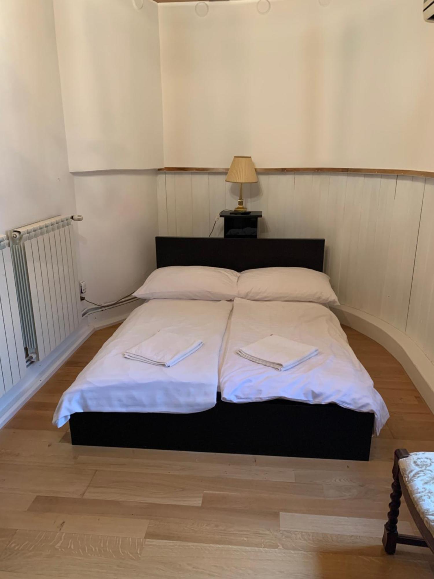 Bed and Breakfast Kalmar Panzio Budapest Exterior foto